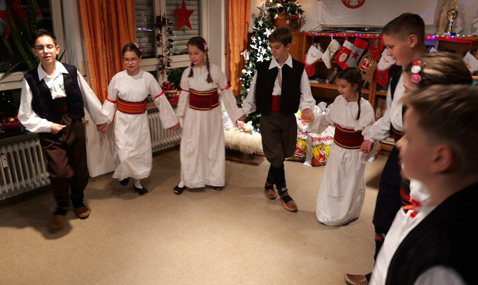 ( aktuelle Folkloregruppe )