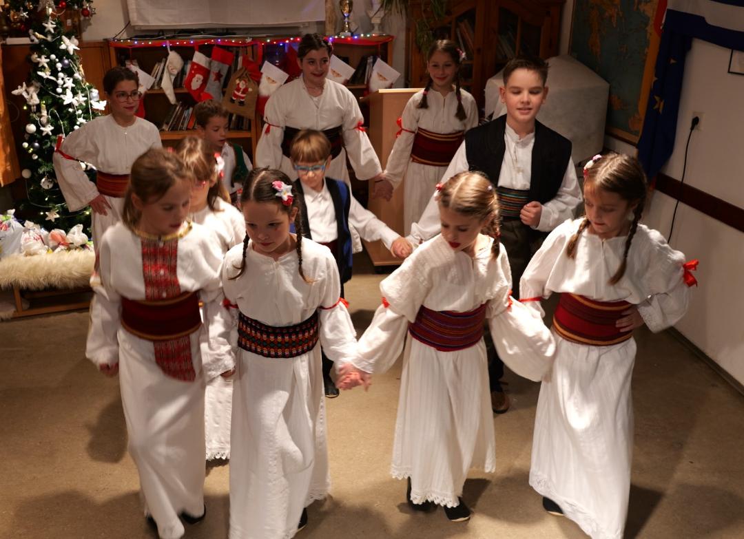 ( aktuelle Folkloregruppe )